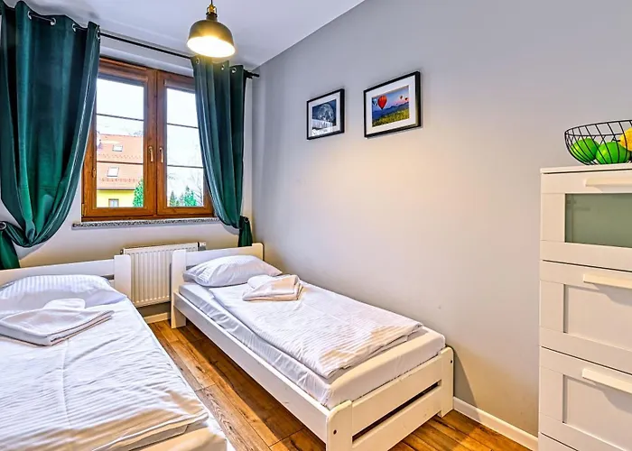 Nadrzeczna, Sun & Snow *